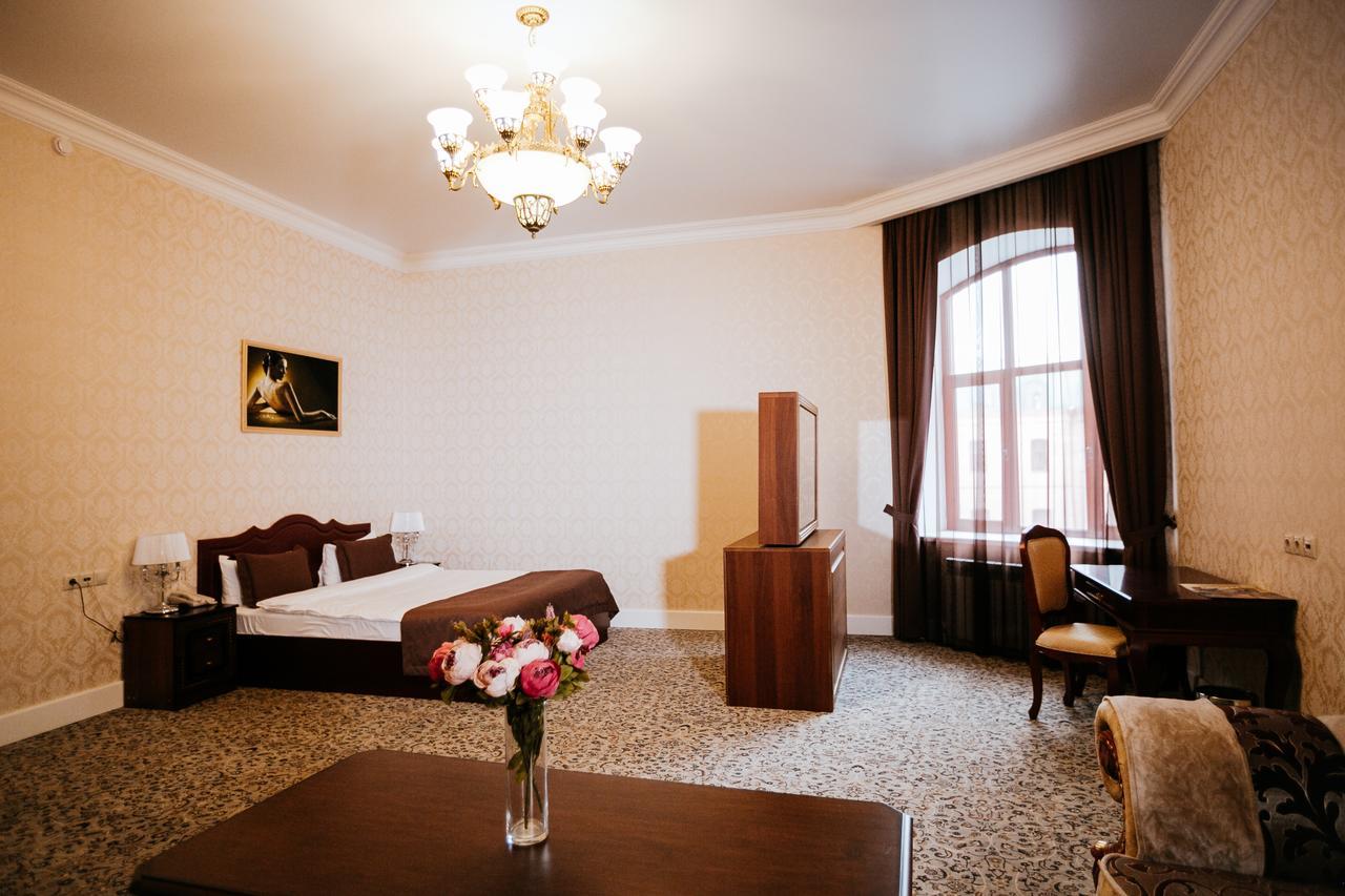 Astrakhanskaya Hotel Exteriör bild